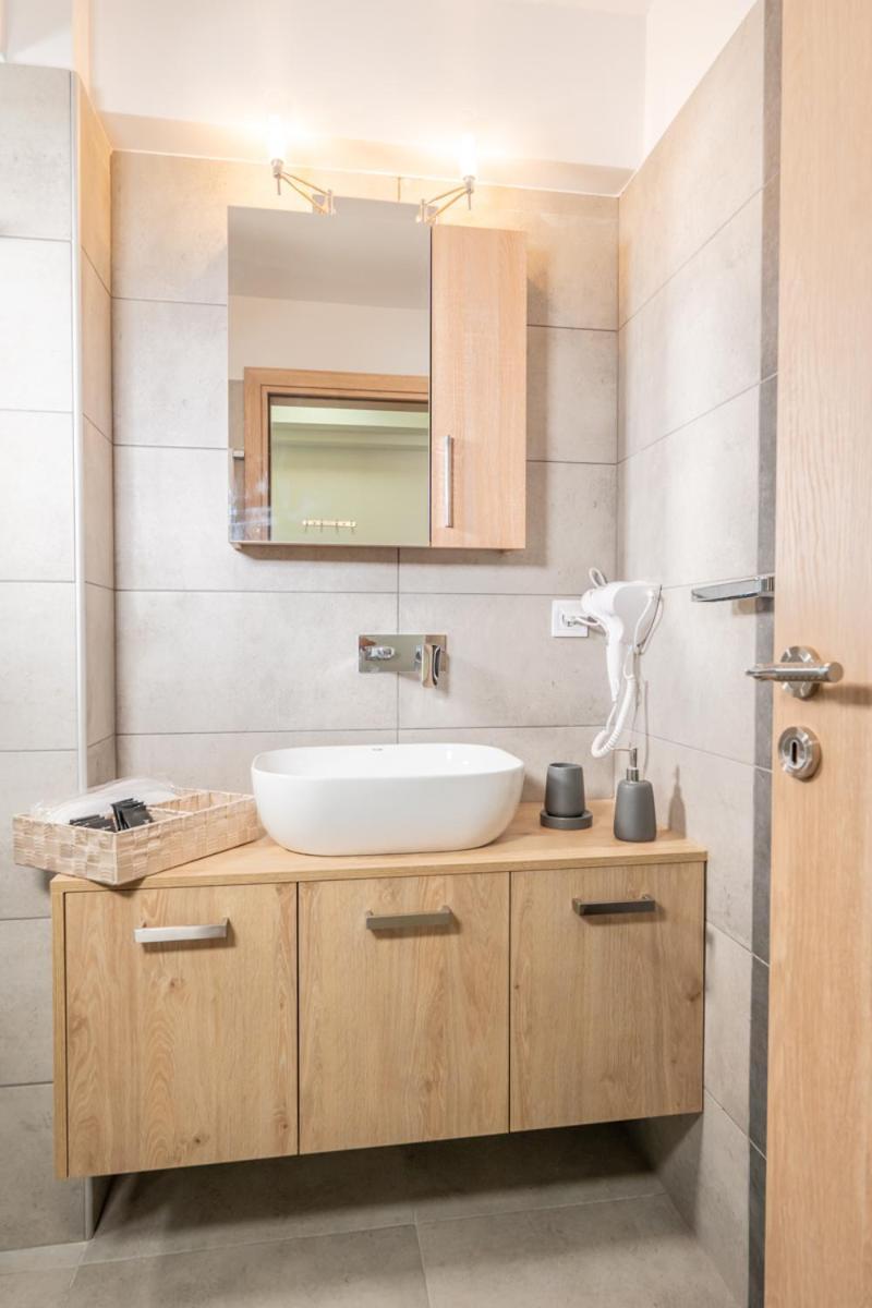 Iaira Apartment Athena Bagian luar foto