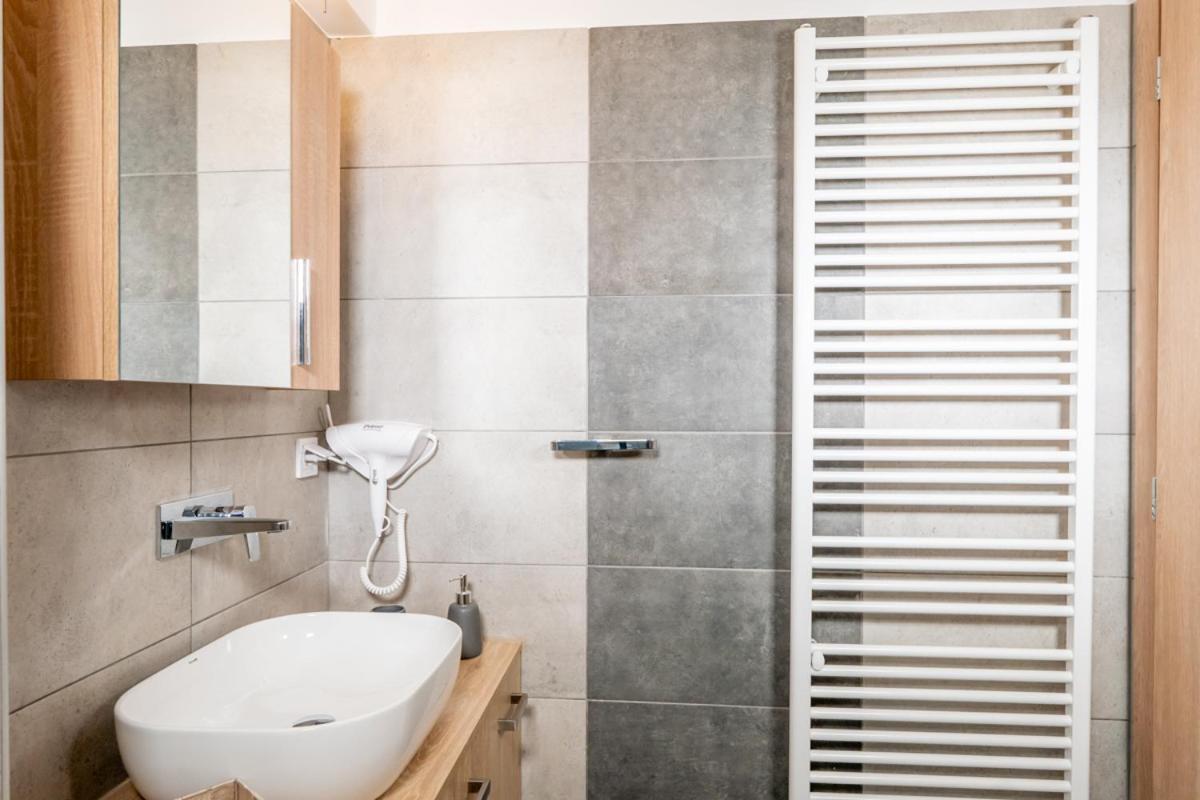 Iaira Apartment Athena Bagian luar foto