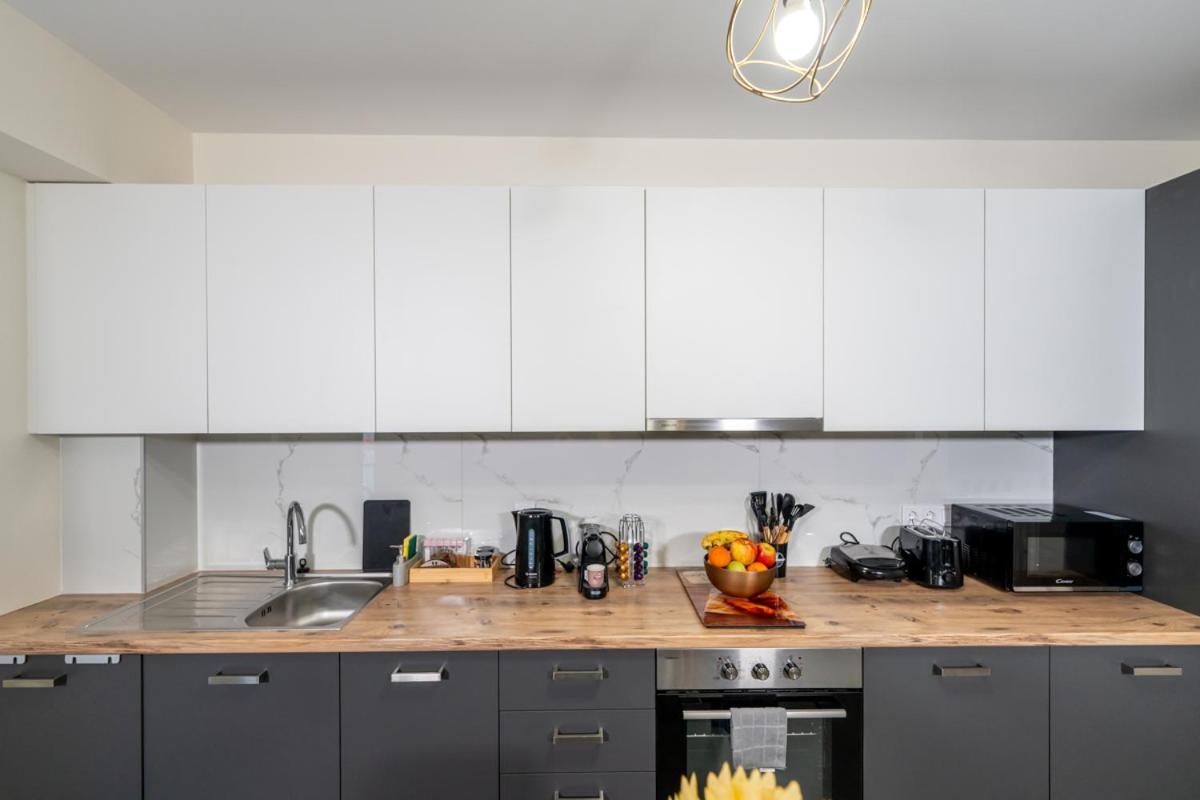 Iaira Apartment Athena Bagian luar foto