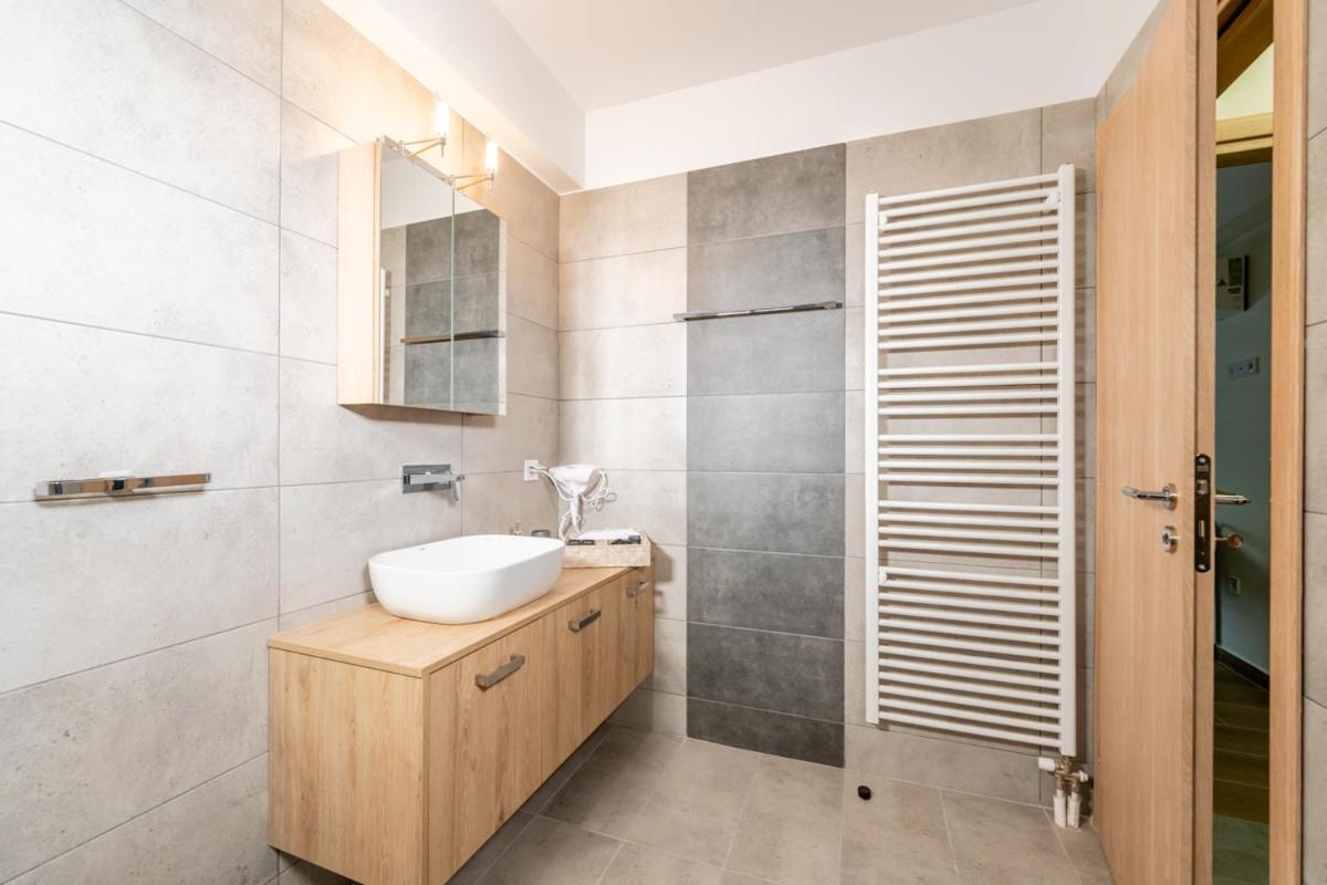 Iaira Apartment Athena Bagian luar foto